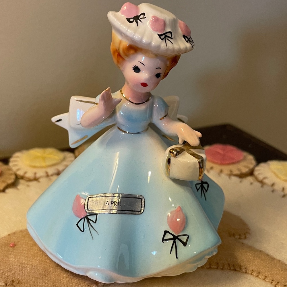 Vintage Josef Originals APRIL Doll of the Month Figurine - Picture 2 of 11